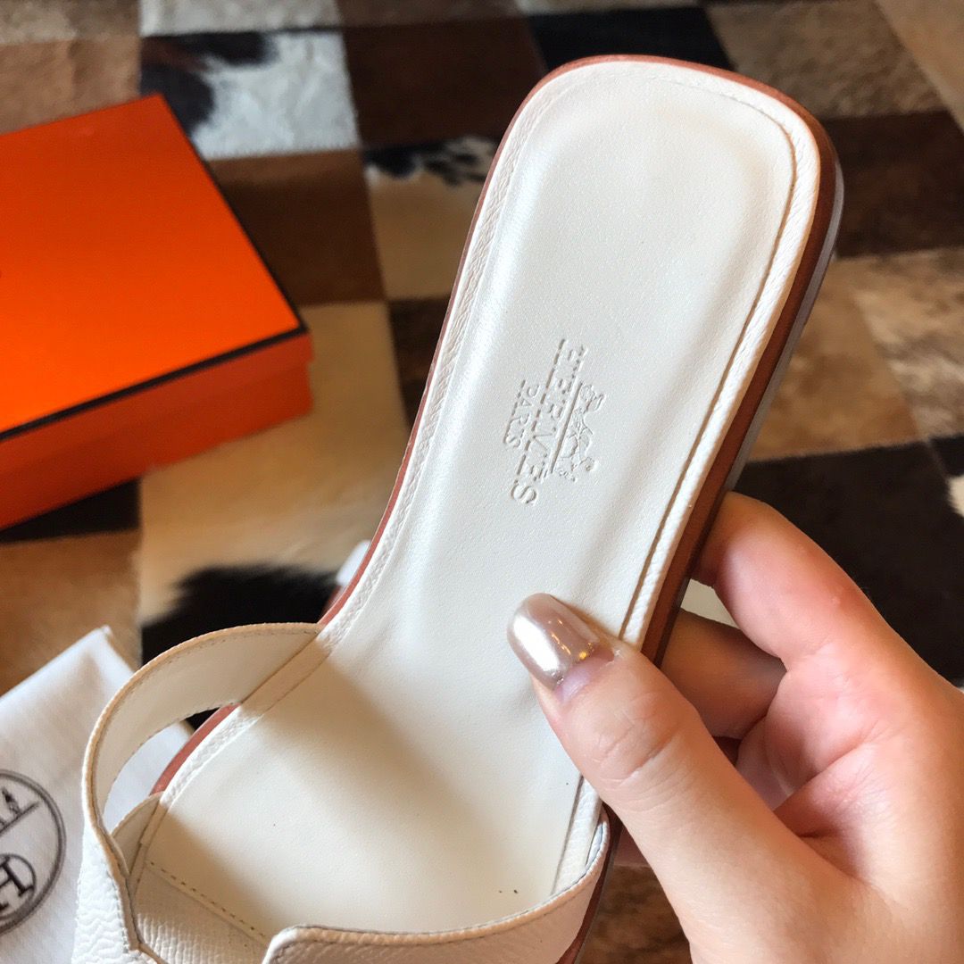 Hermes Oran Slide Sandals In Beton Epsom Calfskin - Image 3