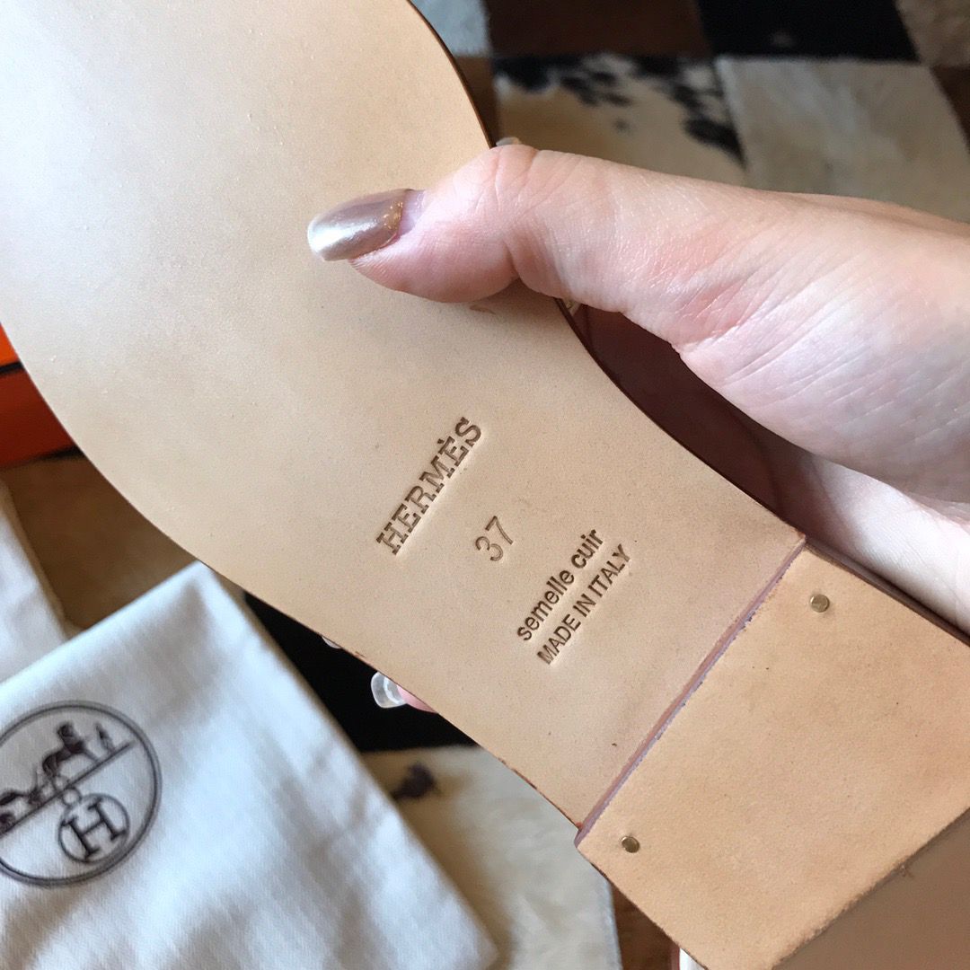 Hermes Oran Slide Sandals In Beton Epsom Calfskin - Image 4