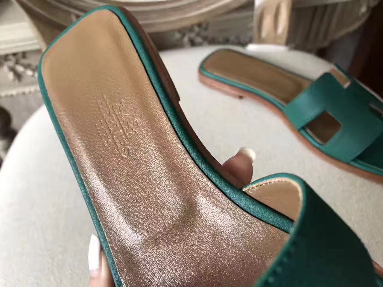 Hermes Oran Sandals In Malachite Epsom Leather - Image 8