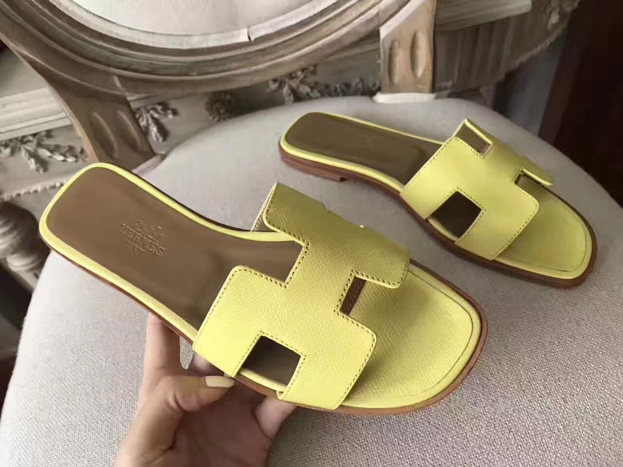 Hermes Oran Sandals In Soufre Epsom Leather - Image 5