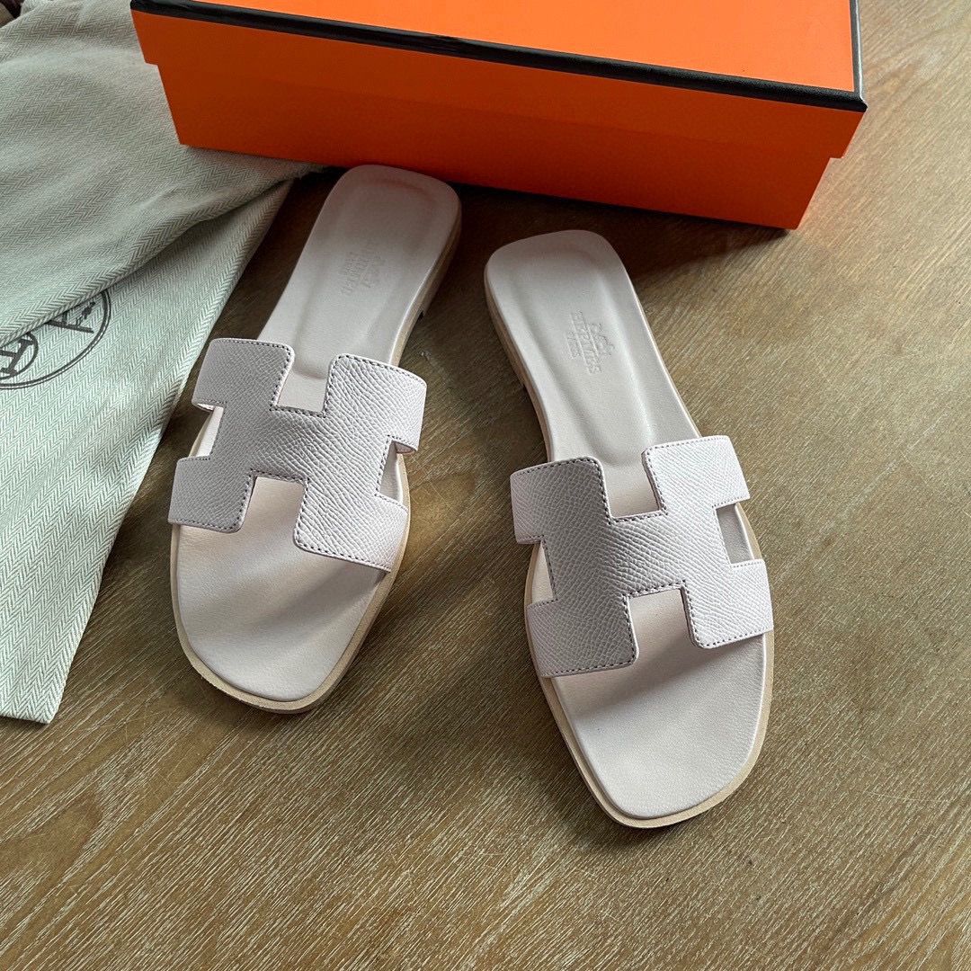 Hermes Oran Slide Sandals in Mauve Pale Epsom Calfskin - Image 7