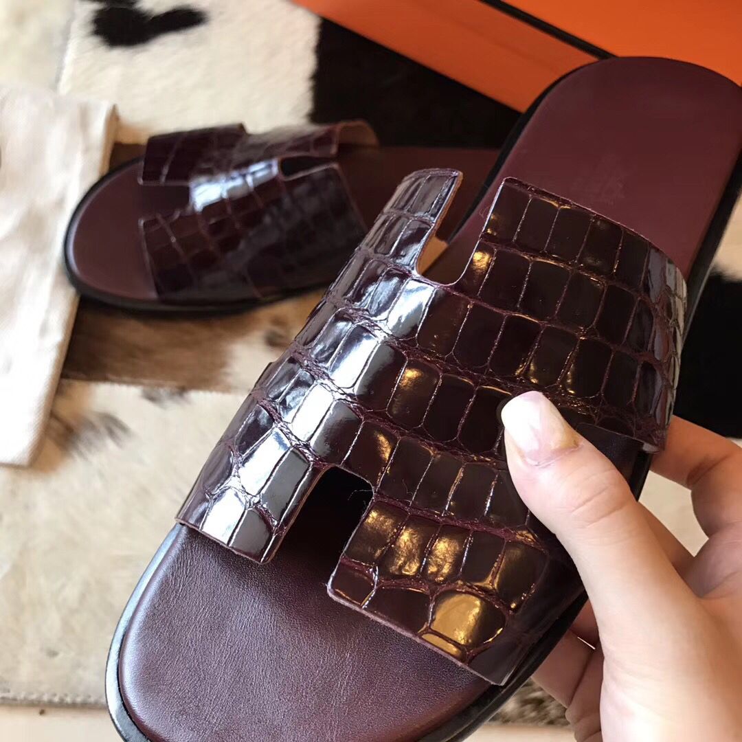 Hermes Izmir Sandals In Bordeaux Shiny Niloticus Crocodile - Image 6