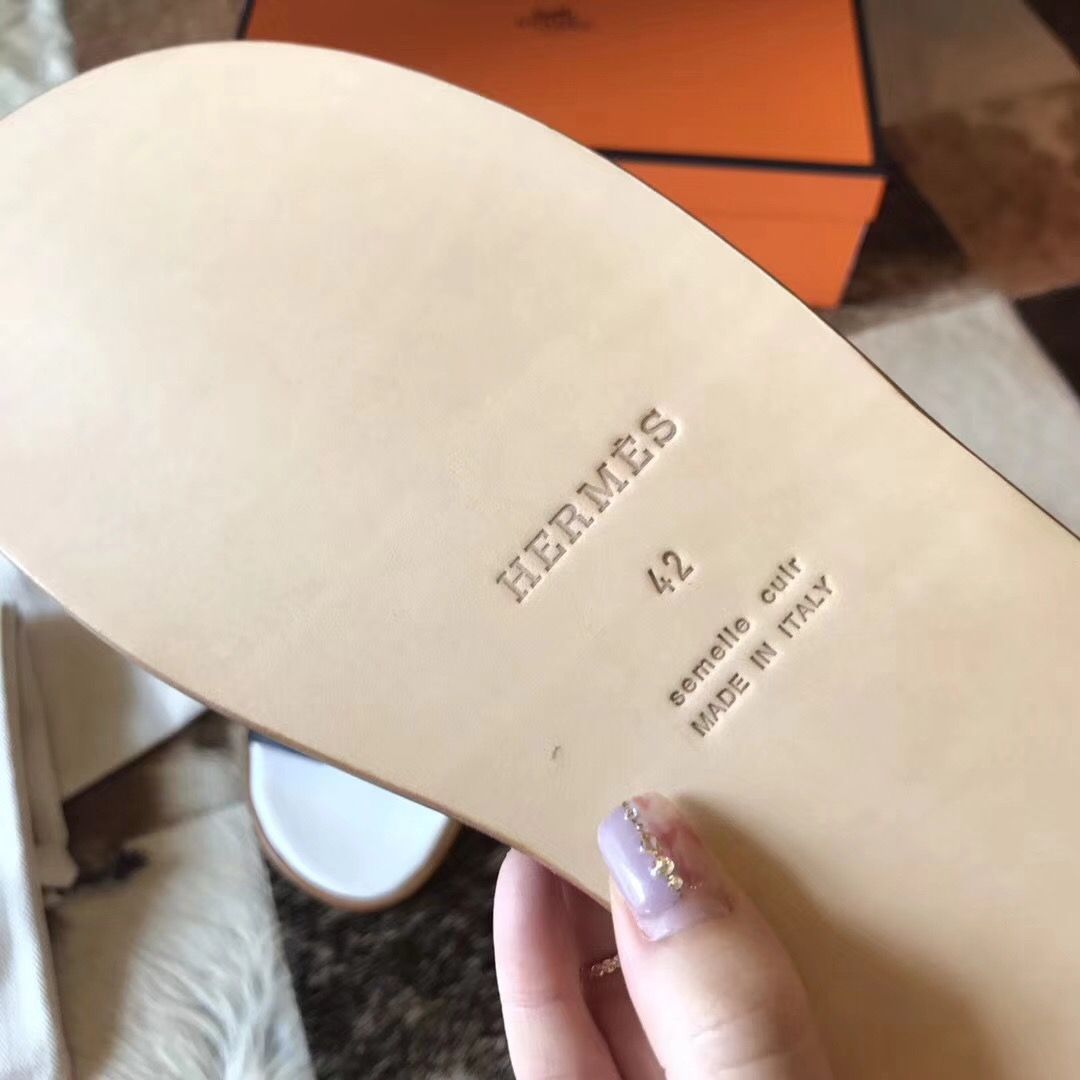 Hermes Izmir Sandals In Black Epsom Leather - Image 5