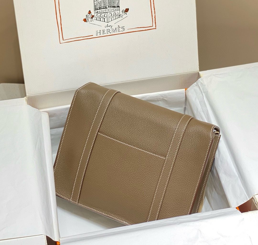 Hermes Steve 30 Messenger Bag in Taupe Clemence Leather - Image 3