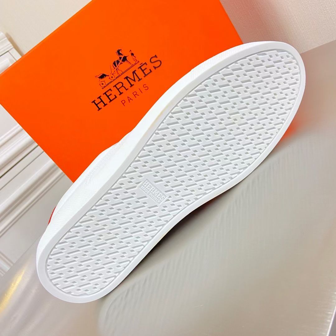 Hermes Men's Quicker Sneakers In White Calfskin - Image 11