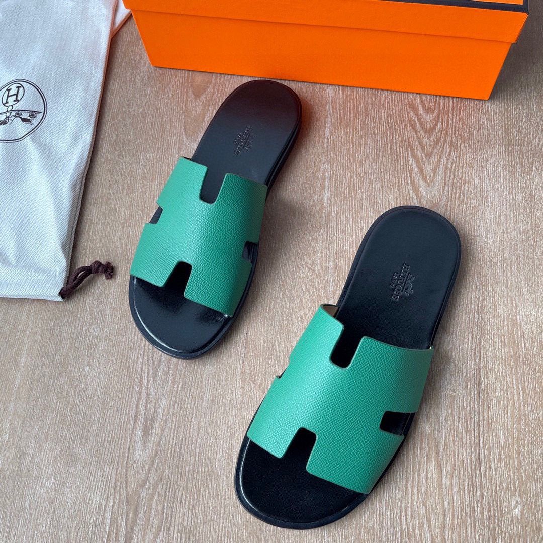 Hermes Izmir Sandals in Vert Vertigo Epsom Calfskin with Black Insole - Image 7