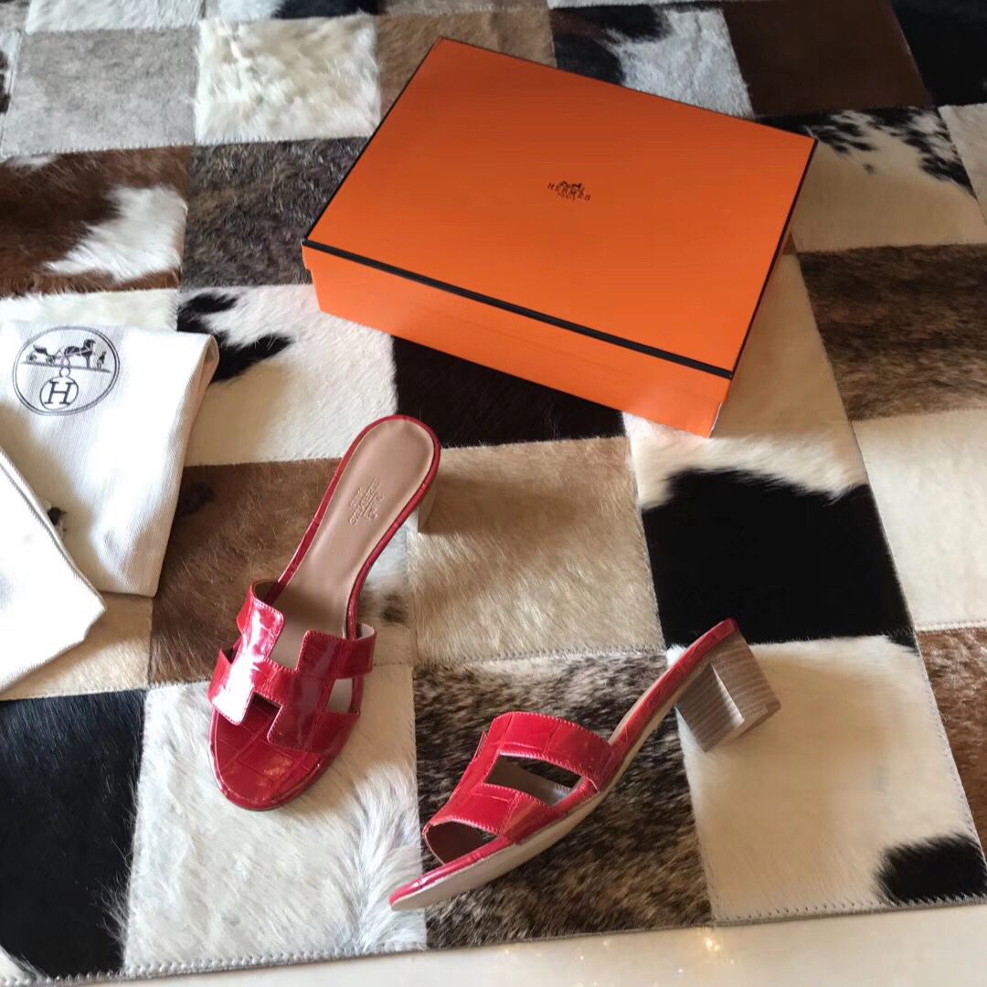 Hermes Oasis Sandals In Red Shiny Niloticus Crocodile - Image 3