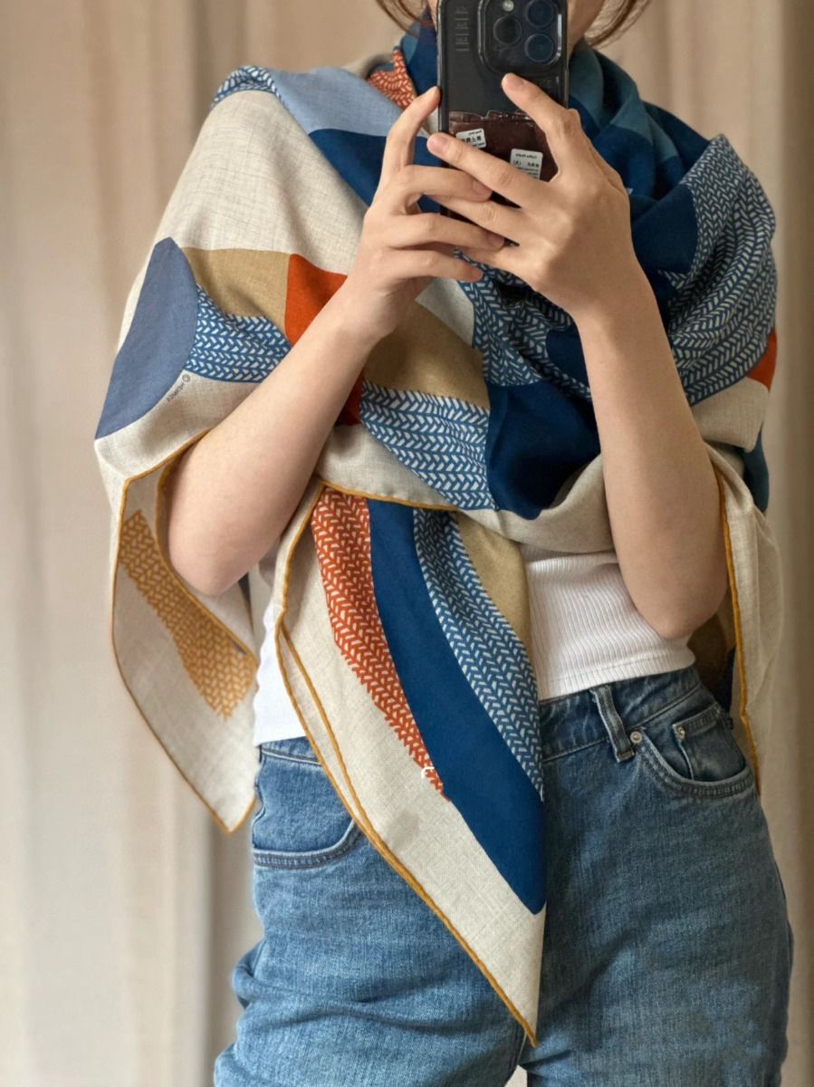 Hermes Blue Mon Premier Galop Shawl 140 - Image 4