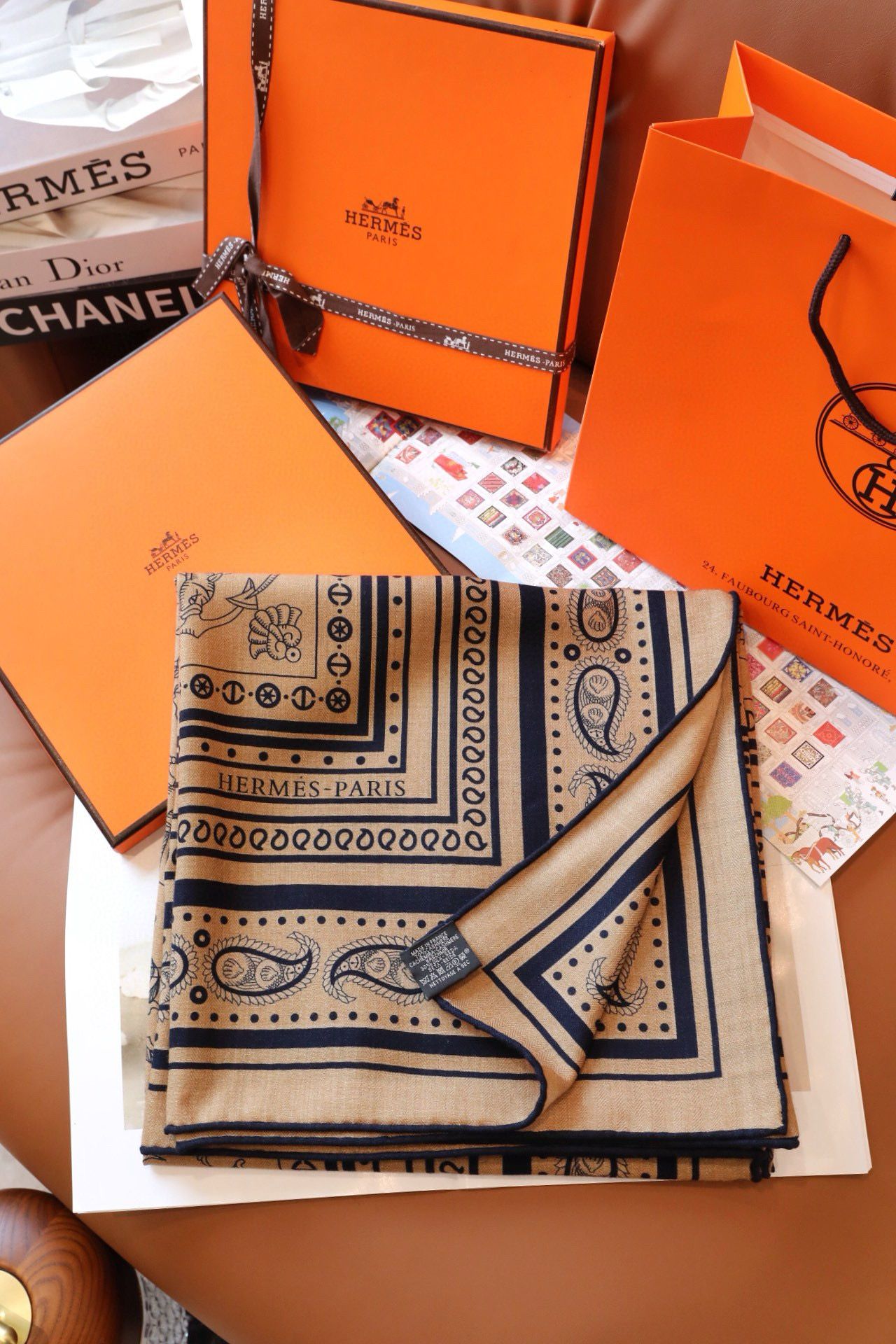 Hermes Caramel Tatouages Marins Bandana Shawl 140 - Image 4
