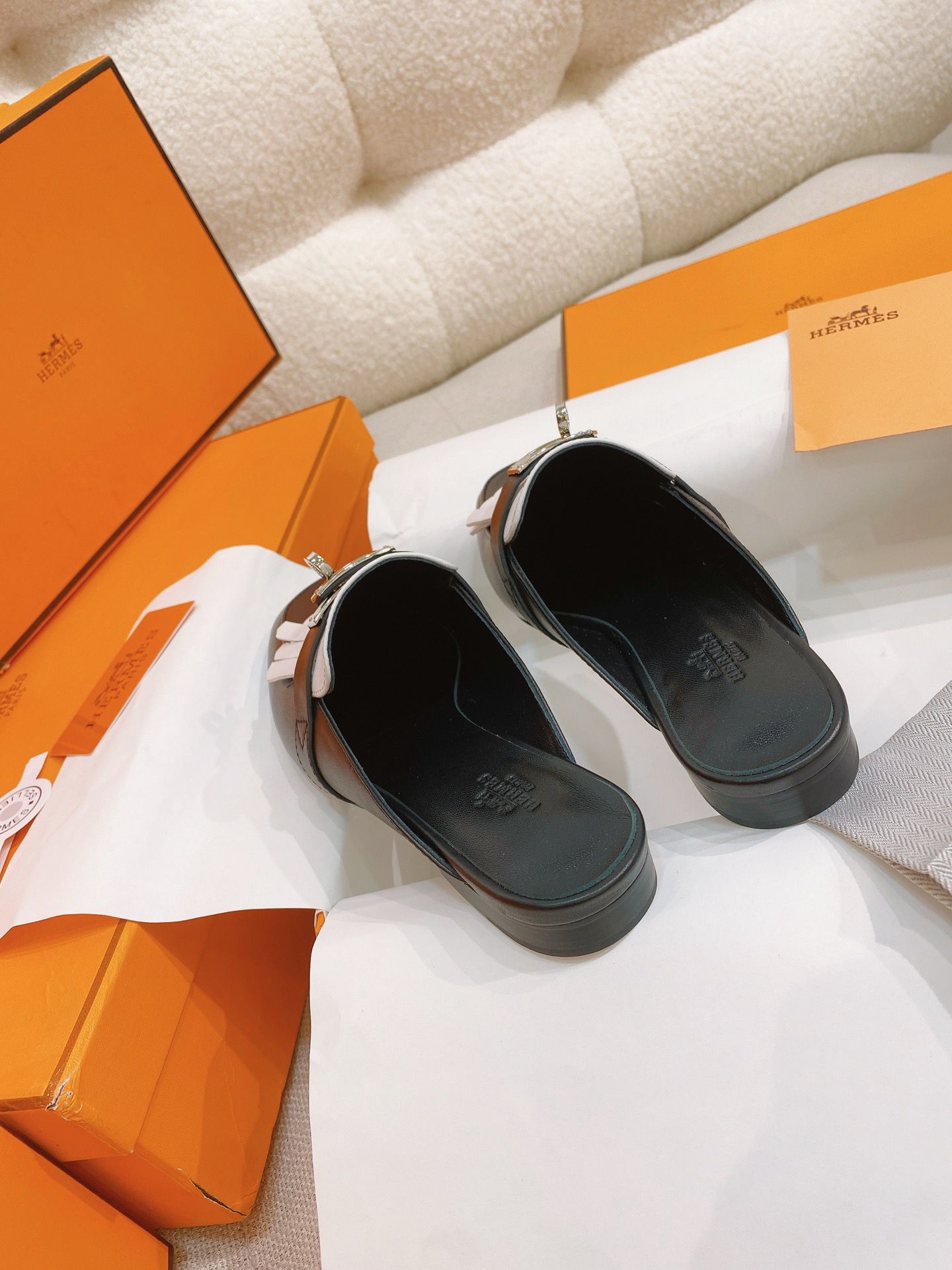 Hermes Women's Oz Mules with Fringed in Black/White Leather - Image 7