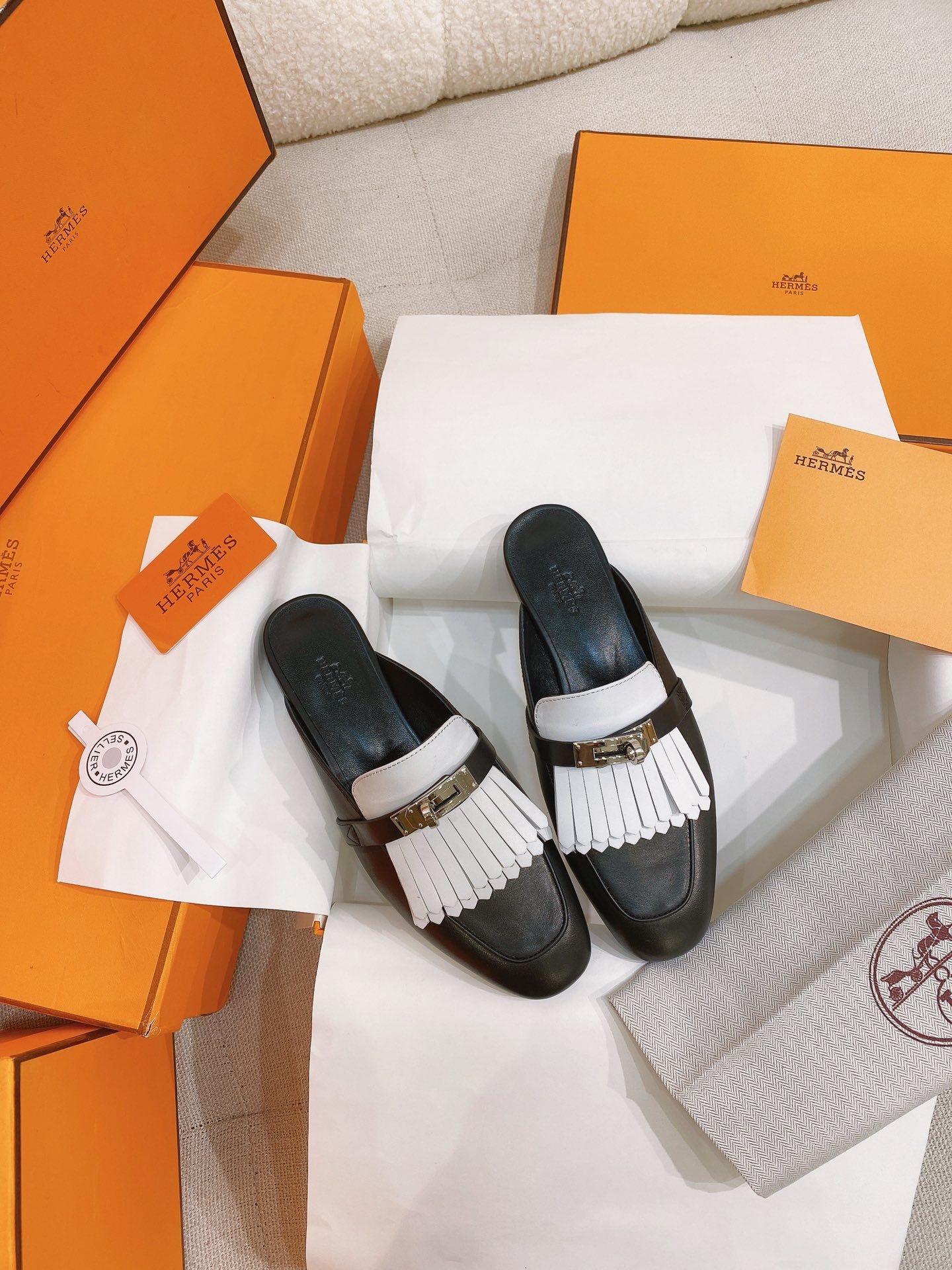 Hermes Women's Oz Mules with Fringed in Black/White Leather - Image 10