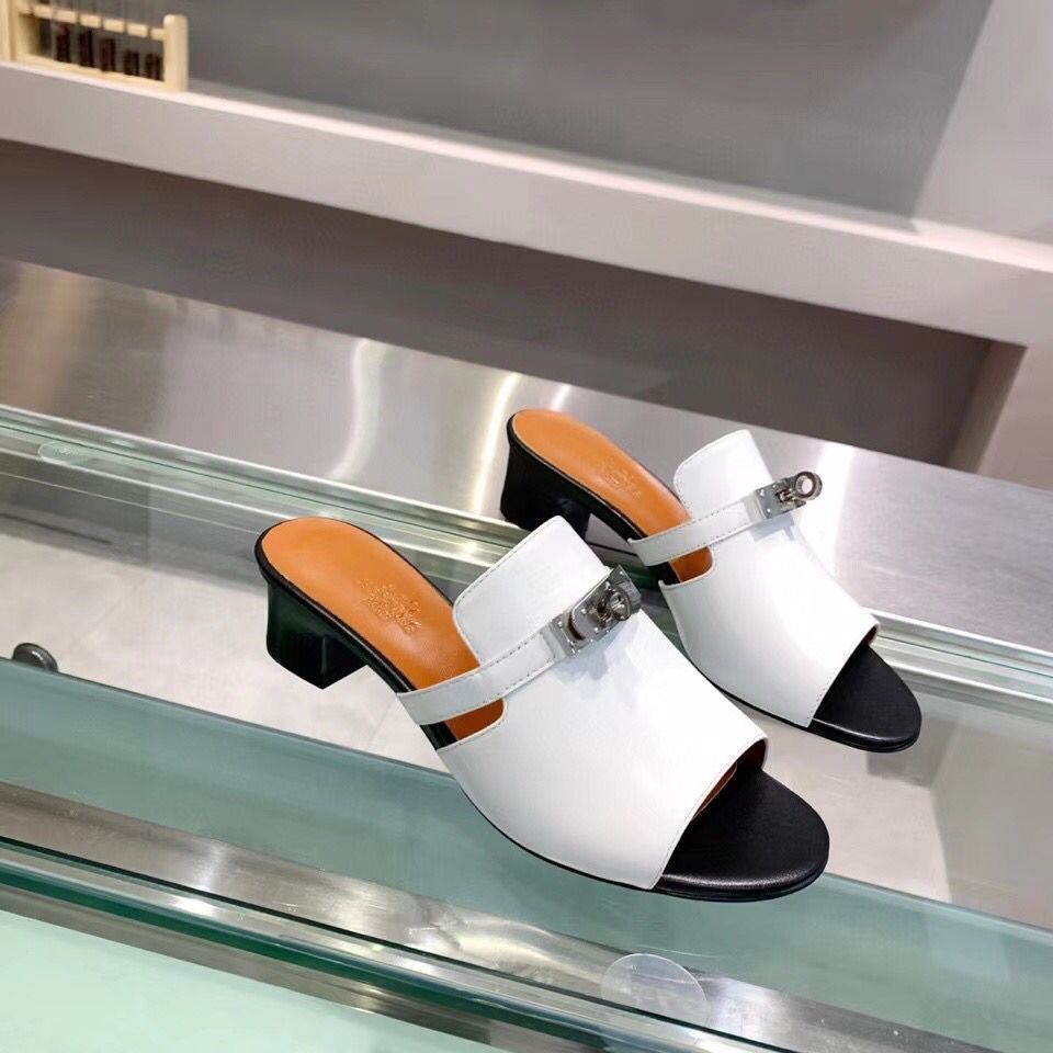 Hermes Candy 40mm Sandals In White Calfskin - Image 3