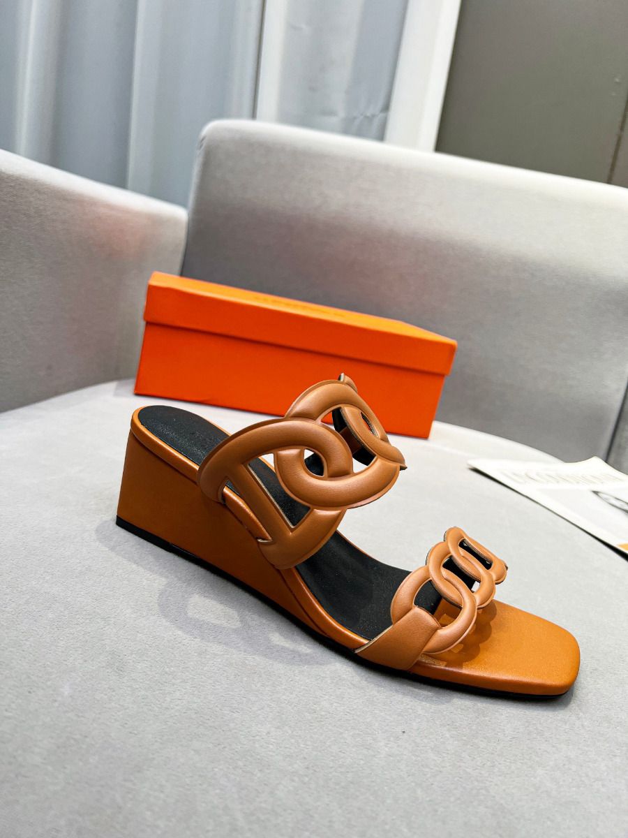 Hermes Figari 55mm Wedge Sandals In Brown Nappa Leather - Image 3