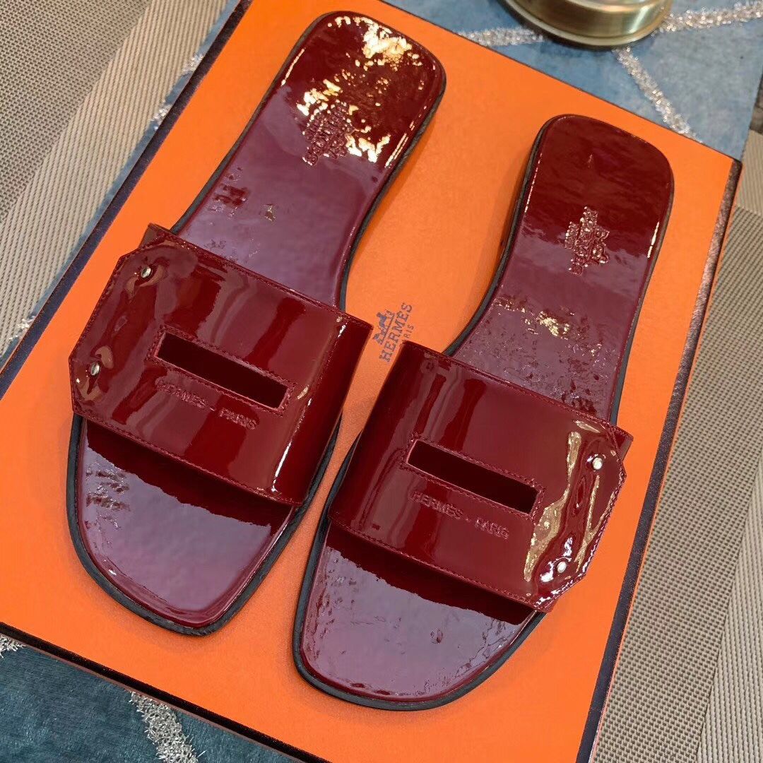 Hermes View Sandals In Ruby Patent Leather - Image 6