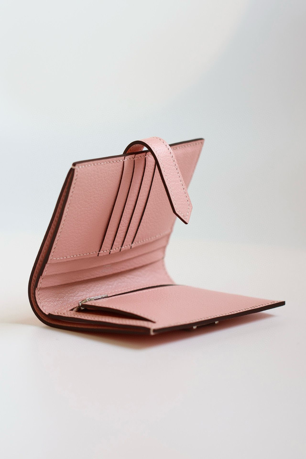 Hermes Bearn Compact Handmade Wallet in Rose Sakura Chevre Mysore Goatskin - Image 6