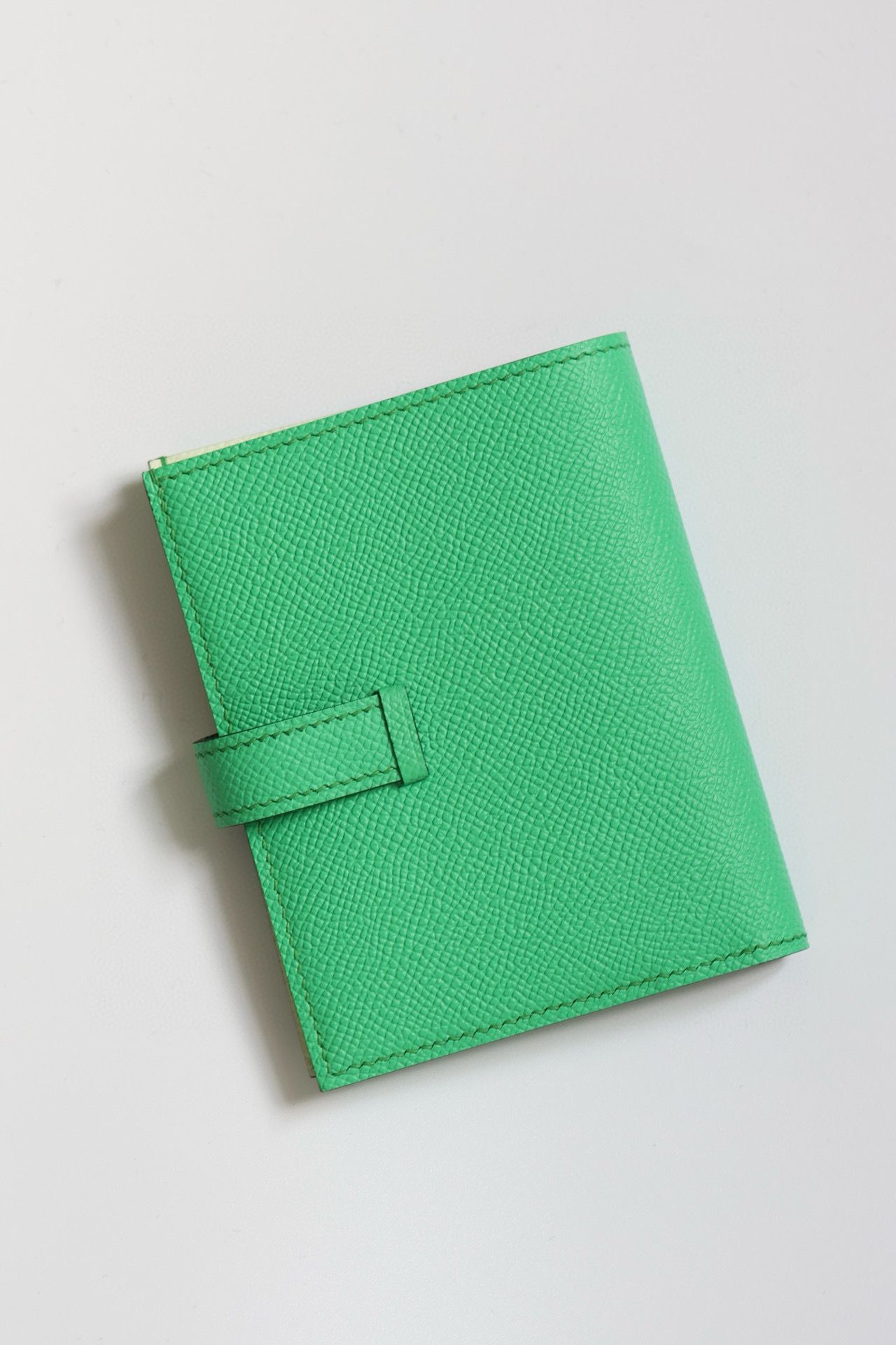 Hermes Bearn Compact Verso Handmade Wallet in Vert Comics Epsom Calfskin - Image 10