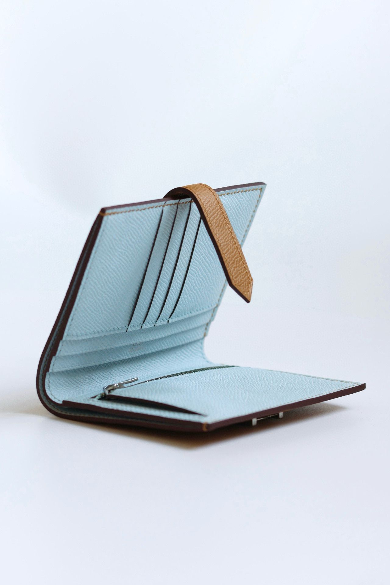 Hermes Bearn Compact Verso Handmade Wallet in Sesame Epsom Calfskin - Image 8