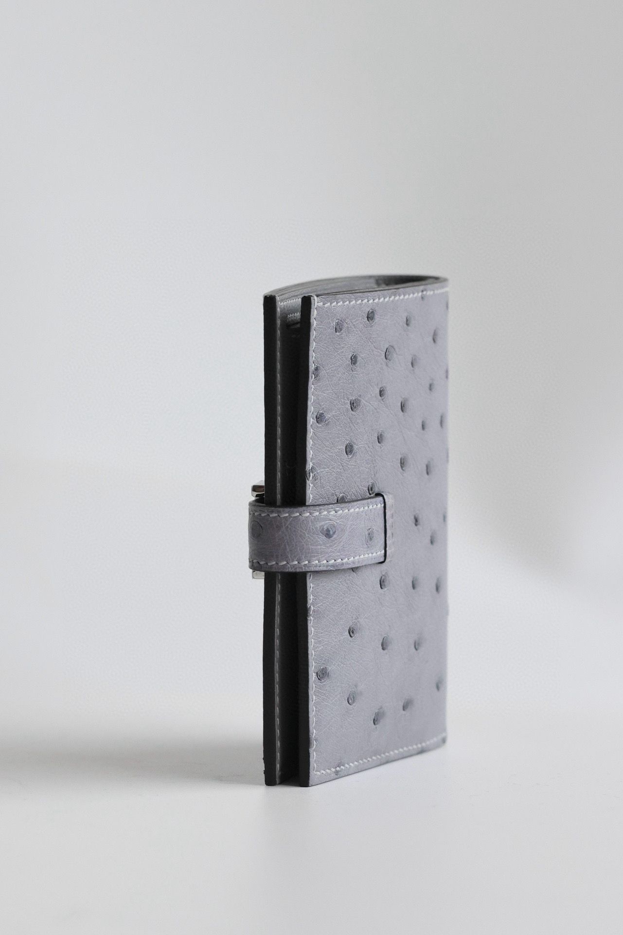 Hermes Bearn Compact Handmade Wallet in Gris Agate Ostrich Leather - Image 7