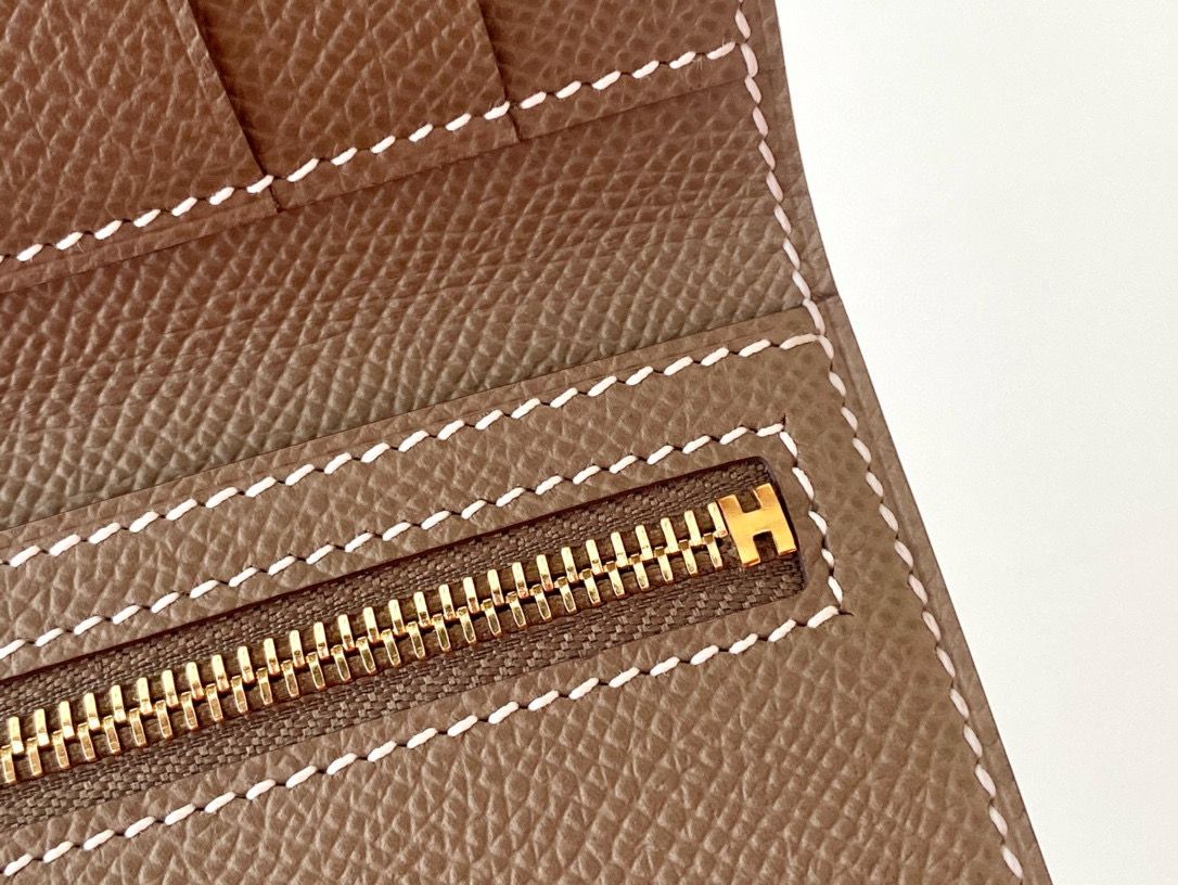 Hermes Bearn Tri-fold Handmade Wallet in Taupe Epsom Leather - Image 6