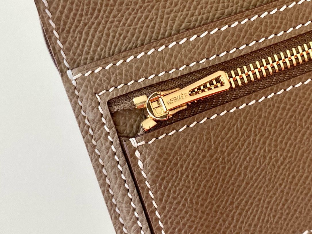 Hermes Bearn Tri-fold Handmade Wallet in Taupe Epsom Leather - Image 8