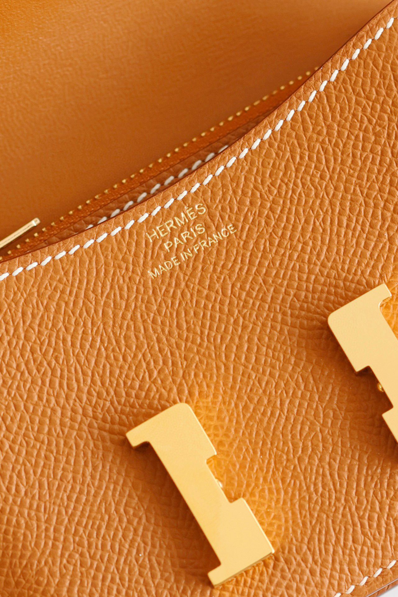 Hermes Constance Slim Wallet in Gold Epsom Calfskin - Image 4