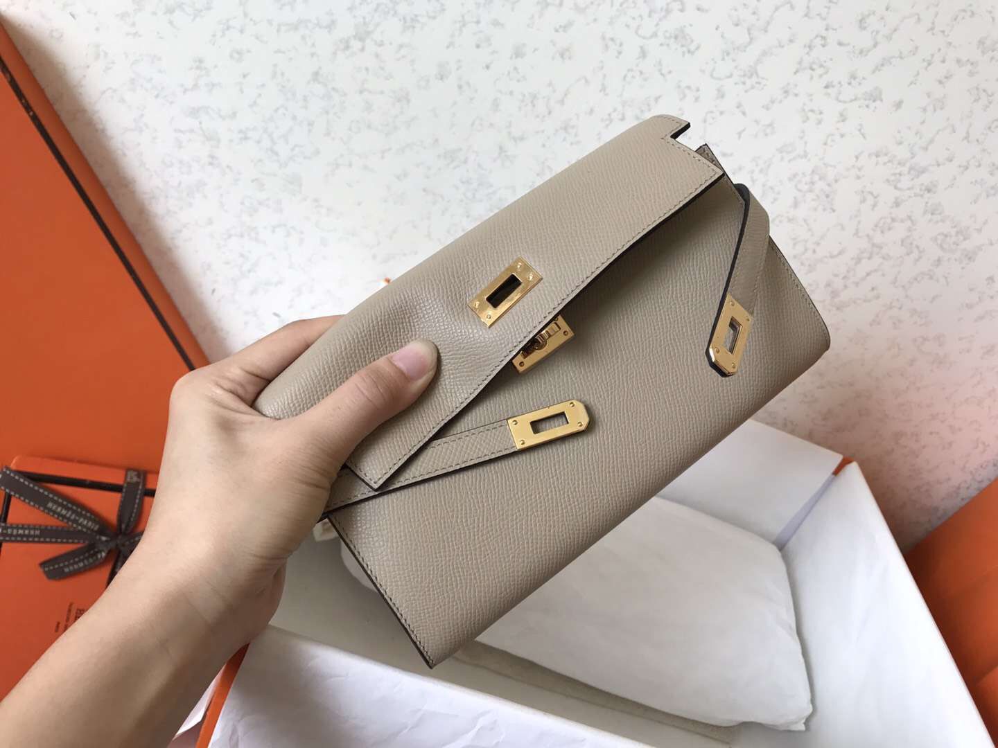 Hermes Kelly Classic Long Wallet In Grey Epsom Leather - Image 8