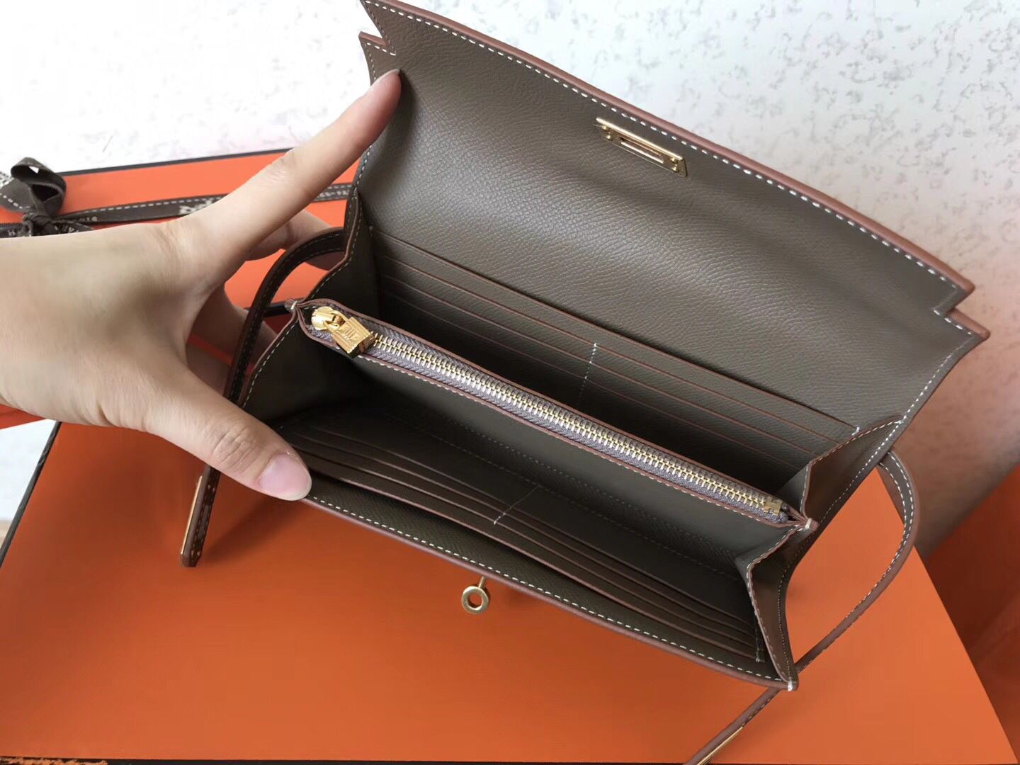 Hermes Kelly Classic Long Wallet In Taupe Epsom Leather - Image 6