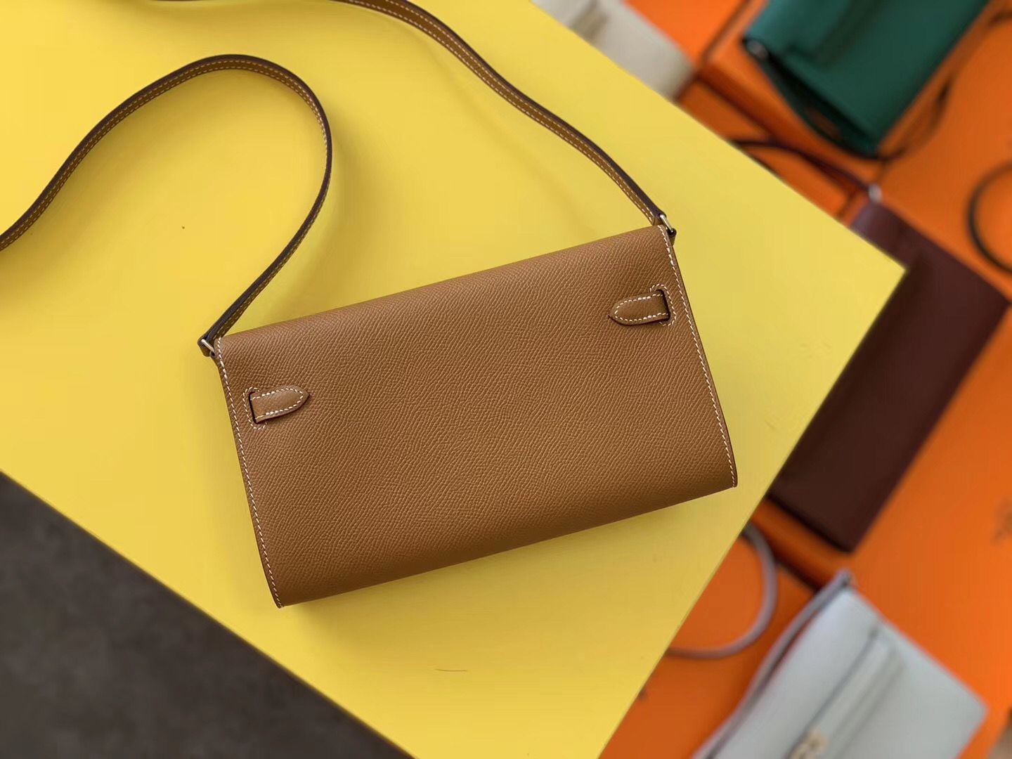 Hermes Kelly Classique To Go Wallet In Gold Epsom Calfskin - Image 3