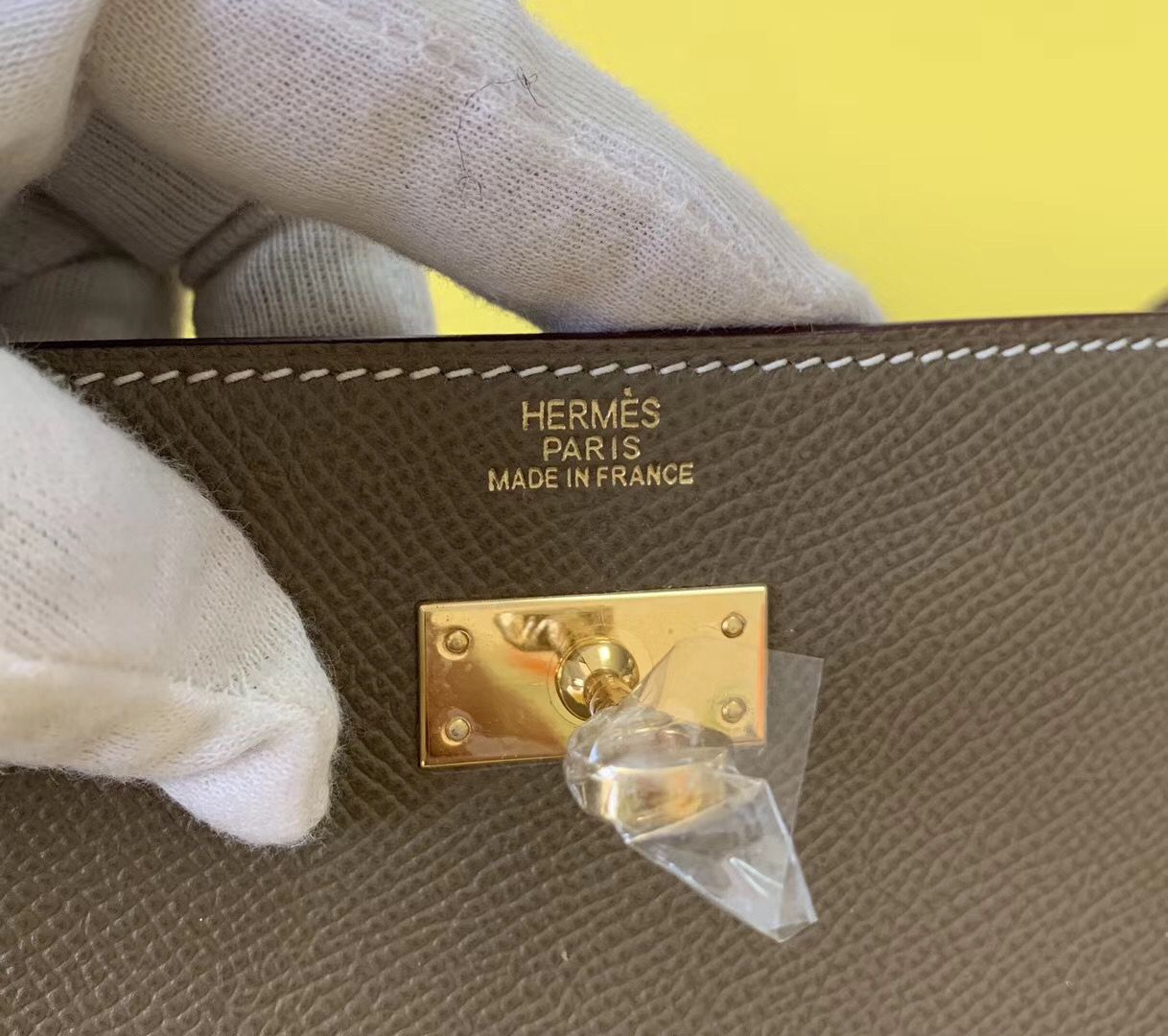 Hermes Kelly Classique To Go Wallet In Taupe Epsom Calfskin - Image 6