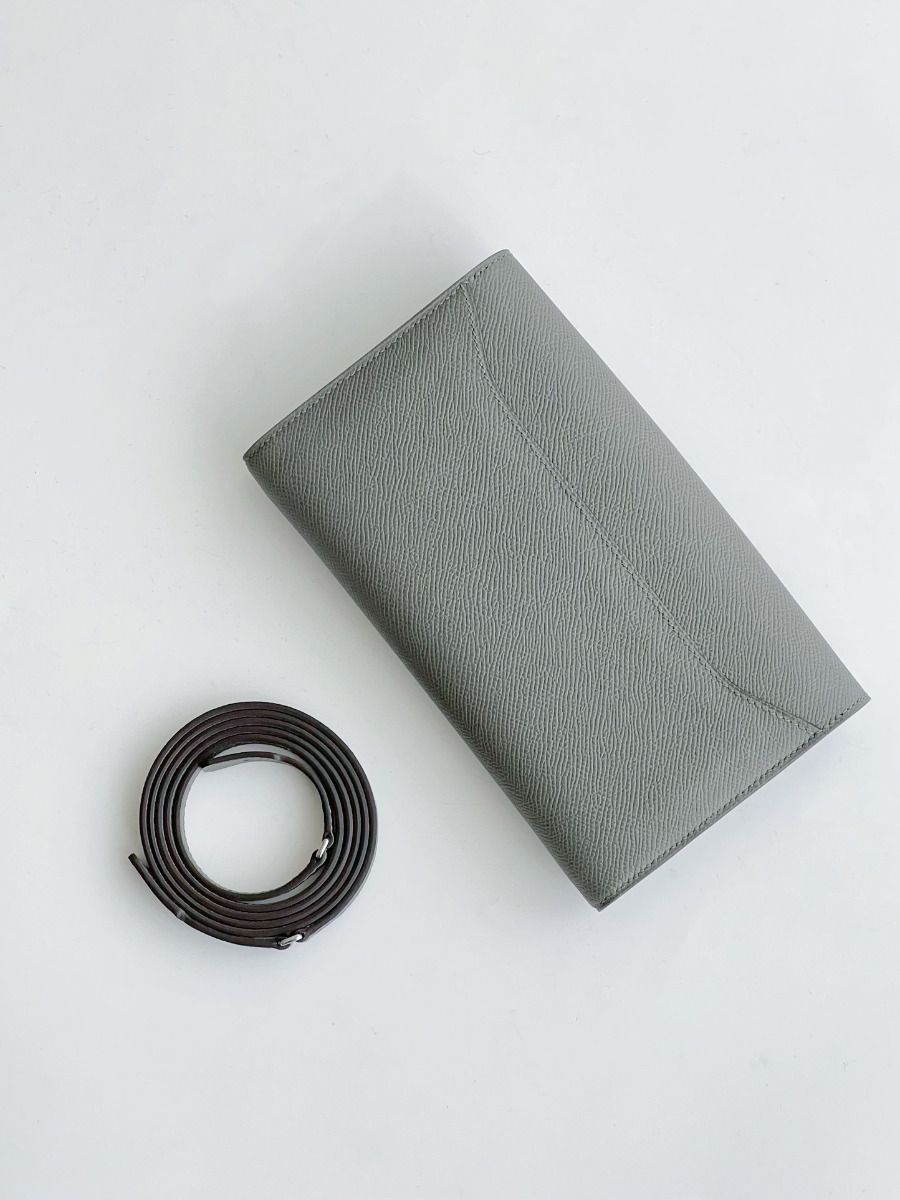 Hermes Constance To Go Wallet in Gris Meyer Epsom Calfskin - Image 4