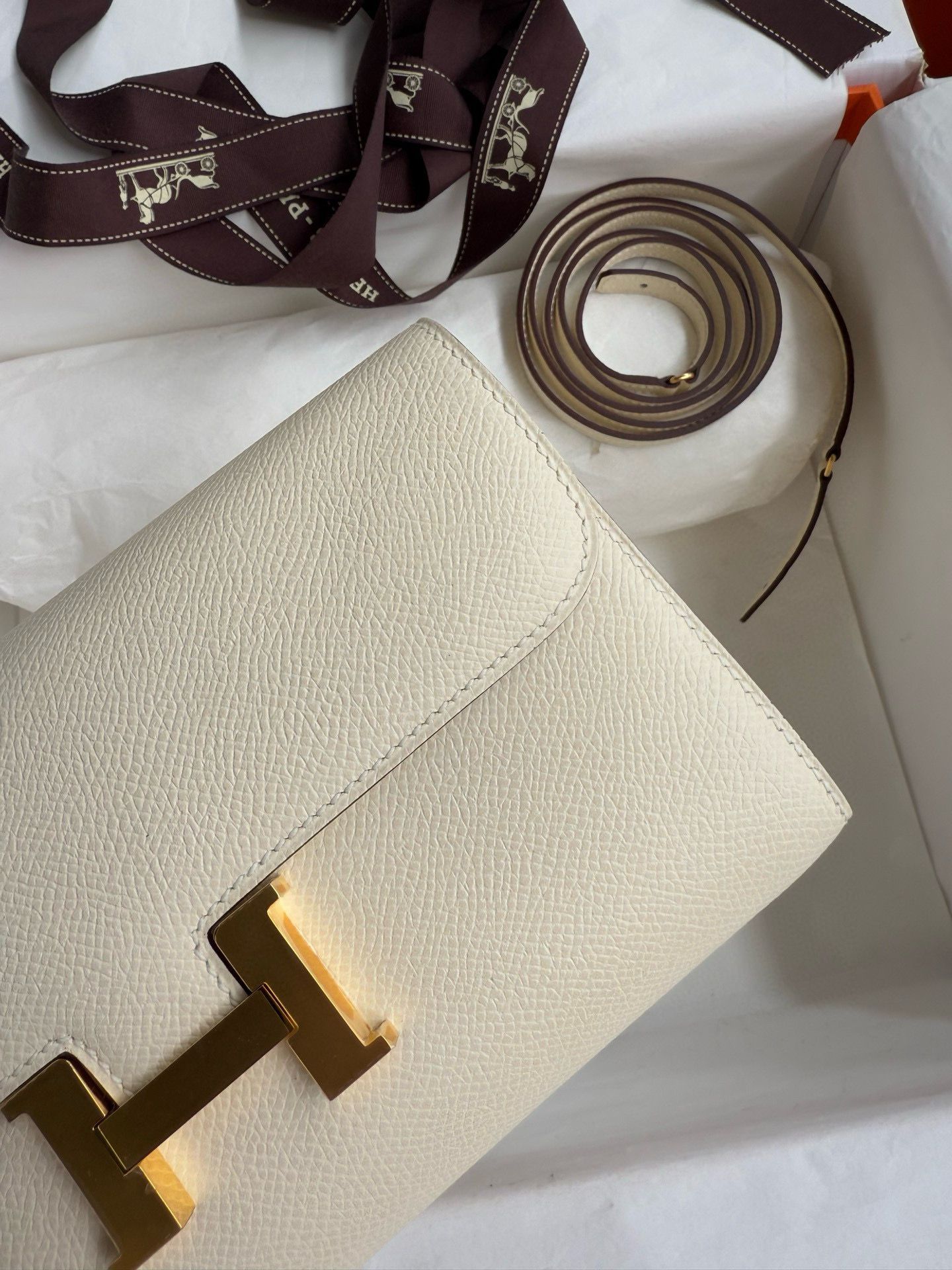 Hermes Constance To Go Wallet in Nata Epsom Calfskin - Image 4