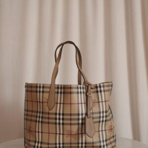 Burberry Beige Haymarket Reverse Tote Medium Shoulder Bag
